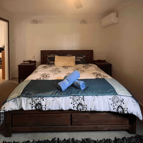 king size bed at farm stay bnb lockyer valley 